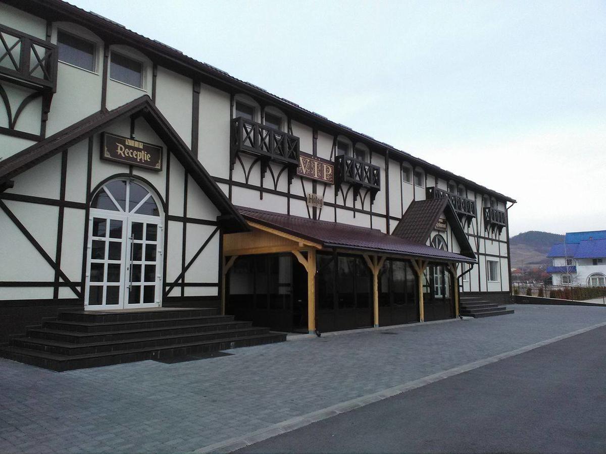 Vip Motel Restaurant Хацег Экстерьер фото
